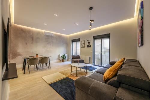 Palacio Apartment | En el corazón de Madrid, casa Moderna