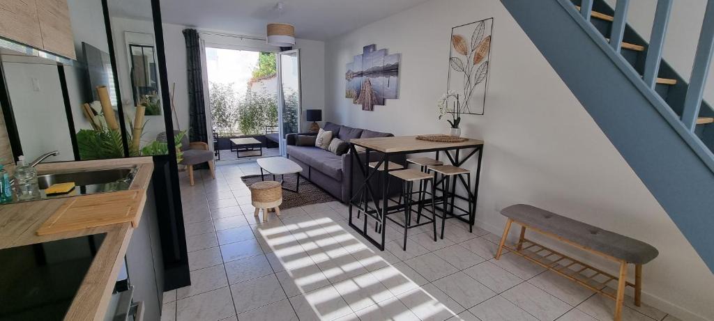 Surgeres Apartment | En hyper centre, logement climatisé entièrement rénové! Netflix - Amazon Prime - Terrasse - Le Nature Zen