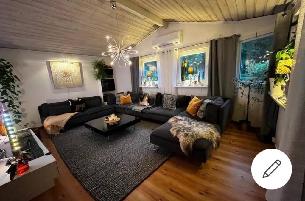 Eskilstuna Villa | En liten trevlig villa nära stranden och travbanan.