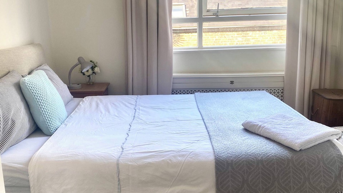 Chelsea Riverside Apartment | En-suite in Chelsea