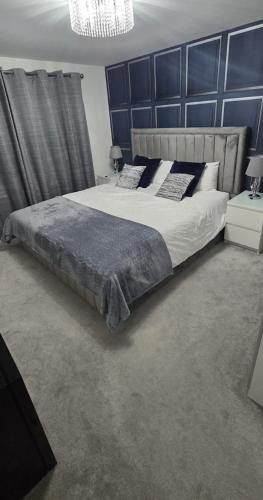 Blackburn House | En-suite Room With Superking Bed