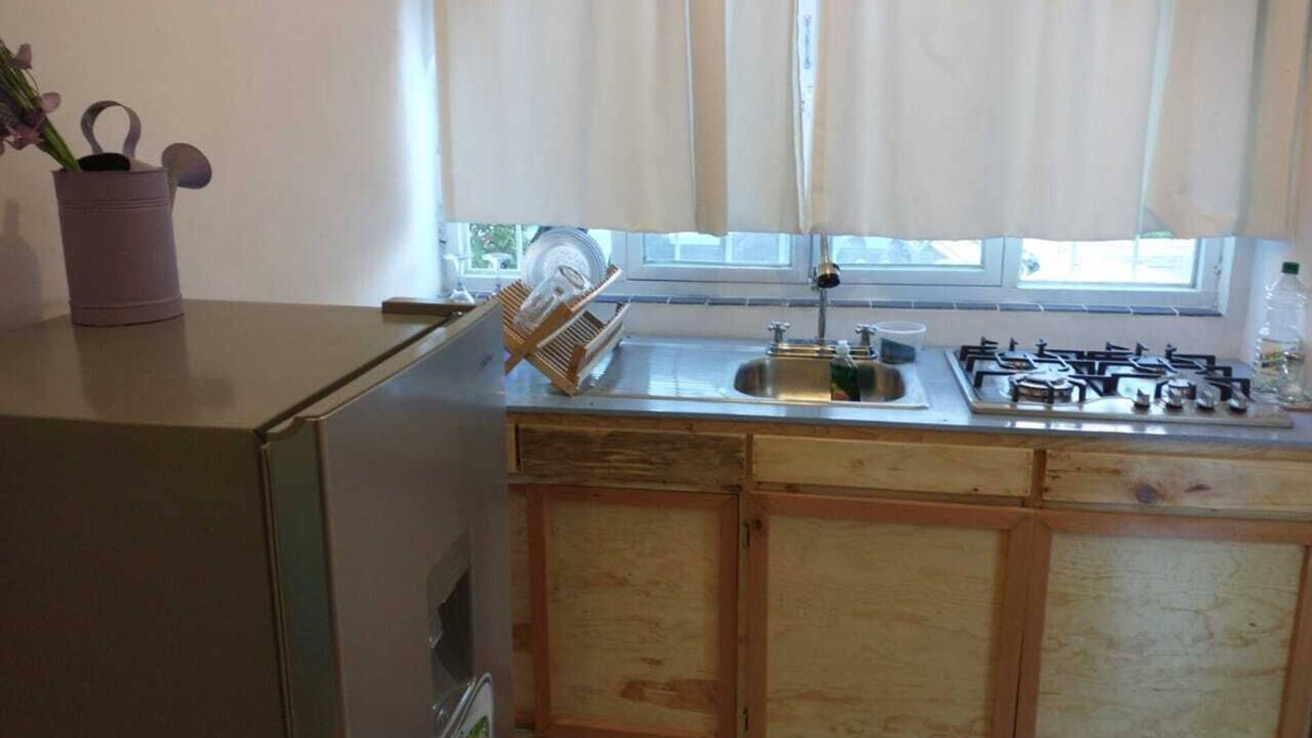 Saltillo Apartment | Encantador Minidepa, wifi, cocina, baño completo, parking, nuevo!