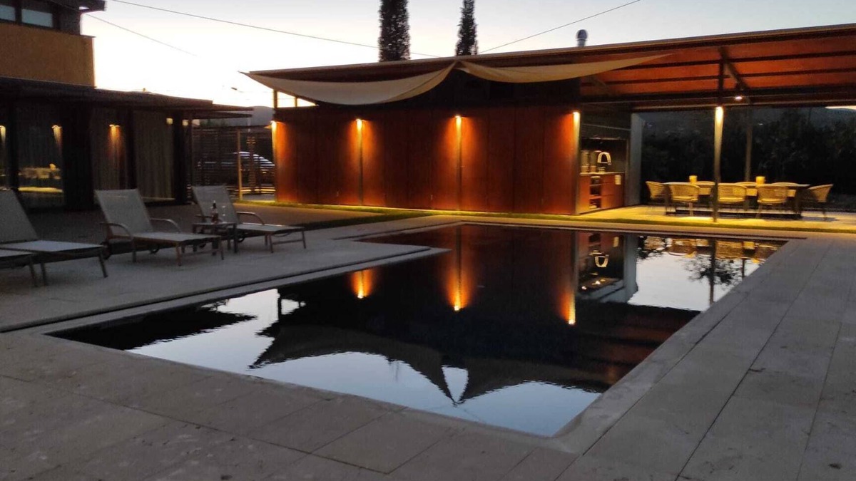 San Martin Sarroca House | Encantadora Masía con Piscina, Entre Viñedos y Bodegas, a Media Hora del mar