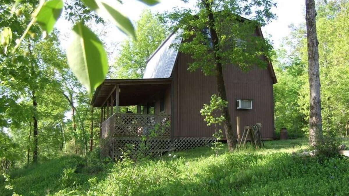 Pencil Bluff House | Enchanted Cabin-Seasonal View of Ouachita River