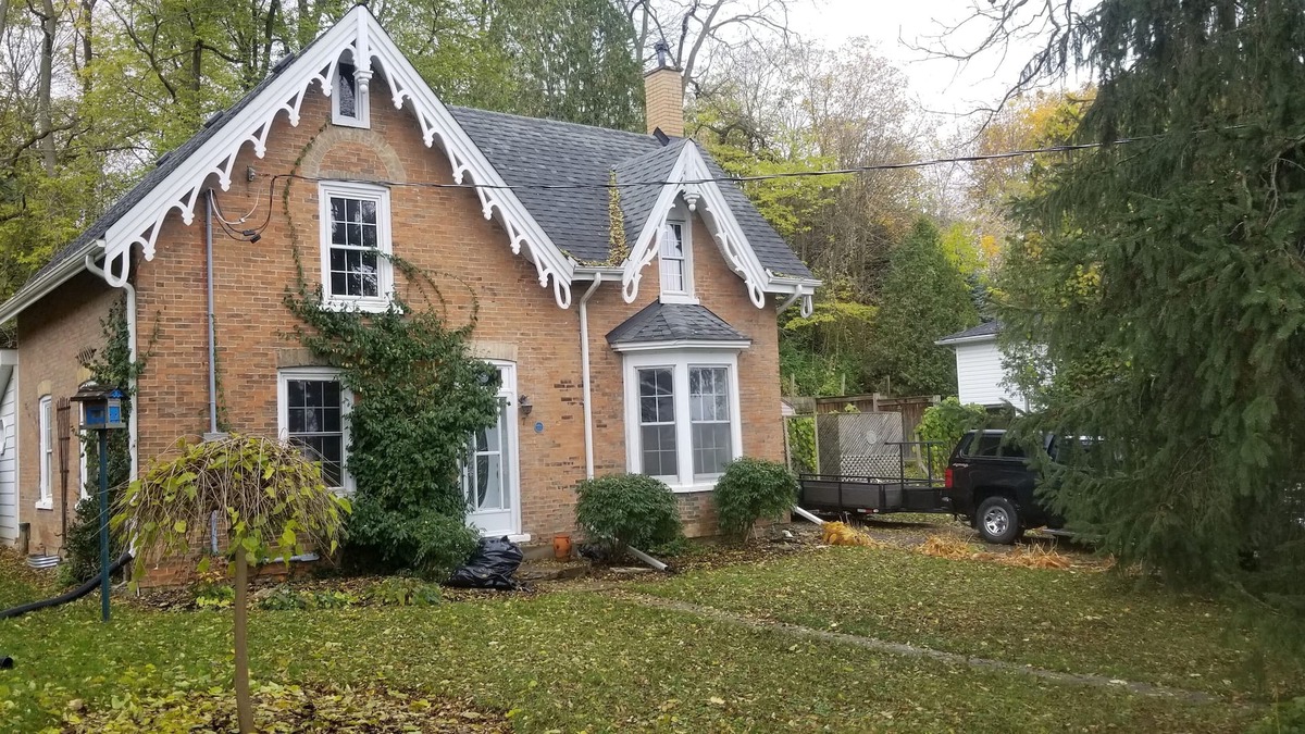 Paris House | Enchanted Cottage in Paris Ontario