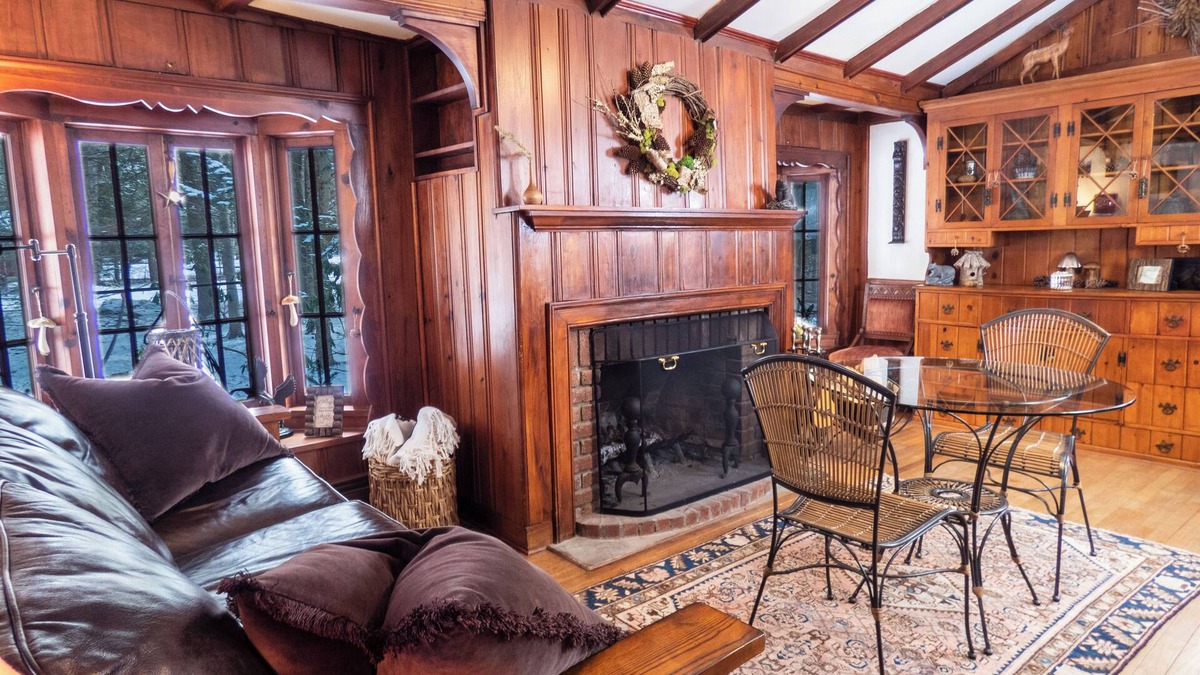 Smallwood Cabin | Enchanted Fox Dell Cottage