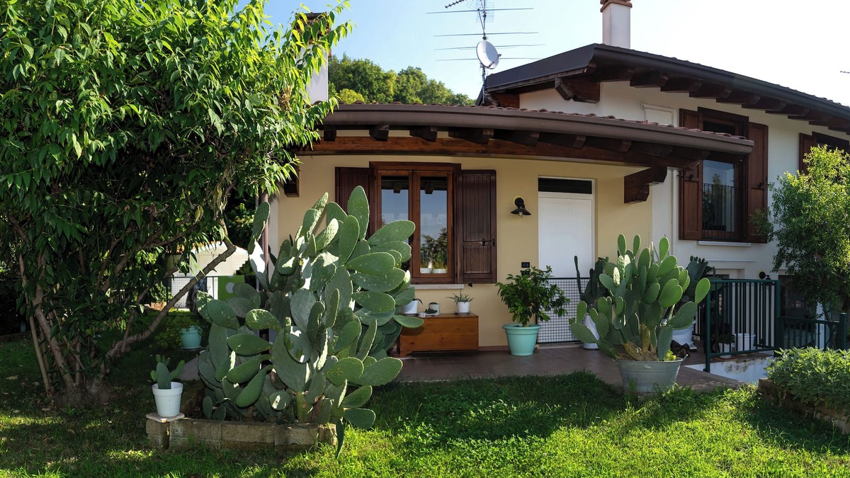 Gavardo Bed & Breakfast | Enchanted place for those who want to find themselves garden and animals allowed