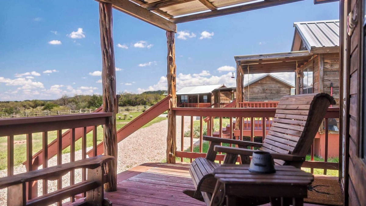 Fredericksburg Cabin | Enchanted Rockview Cabin 5 | 2 Queen beds