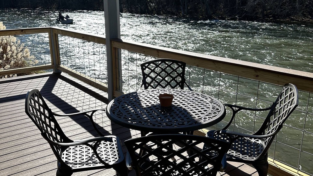 Bristol House | Enchanting 2 Bedroom Cottage with Porch over the South Holston River & Firepit!
