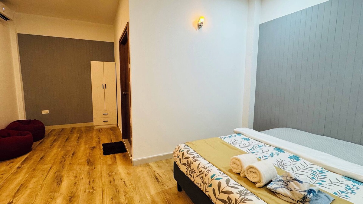 Thulusdhoo Island Bed & Breakfast | Enchanting bed & breakfast with WiFi & AC in vibrant Thulusdhoo Coke Surf break