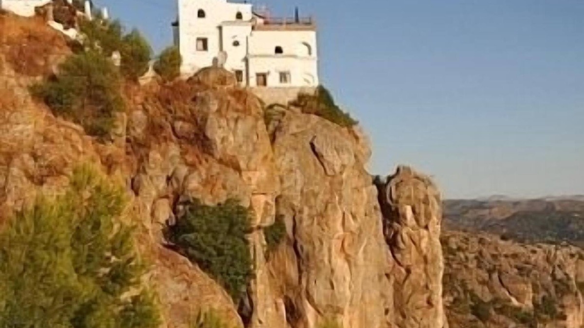 Comares House | Enchanting cliff top house