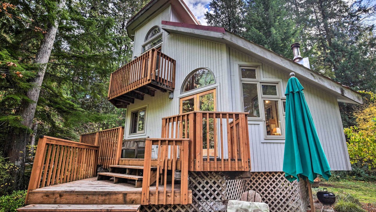 Belknap Springs Cottage | Enchanting Escape w/Hot Tub, Decks & Views!