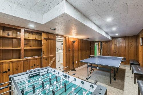 Potomac West House | Enchanting historic townhouse by CozySuites