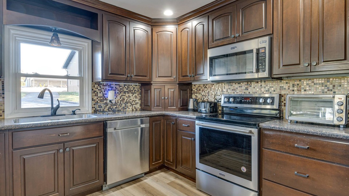 Montgomery House | Enchanting Montgomery Escape w/Private Hot Tub!