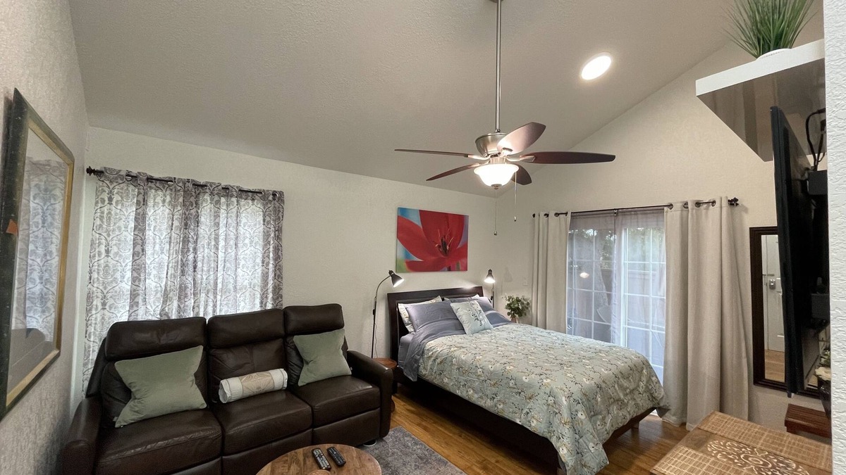 Sabre Springs Apartment | Enchanting Nest in Upscale Neighborhood