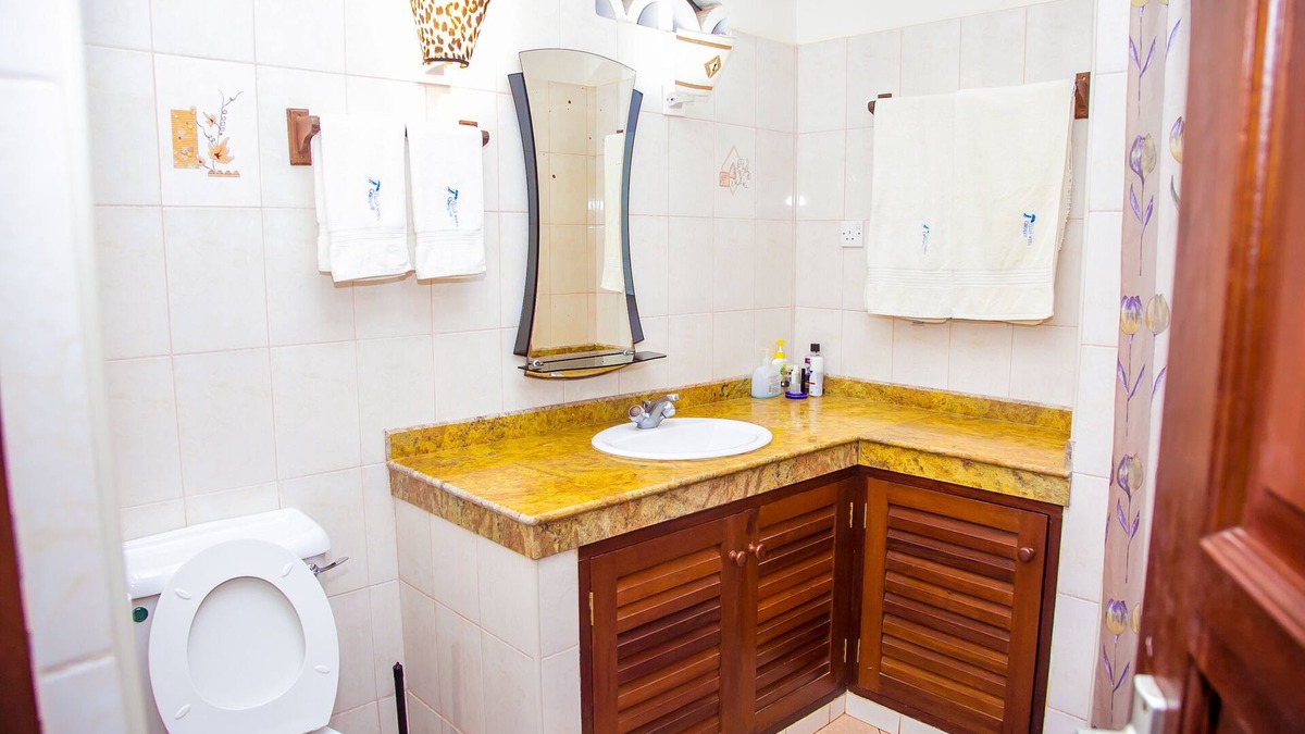 Galu Cottage | Enchanting, Romantic getaway so cozy your wont like to leave!