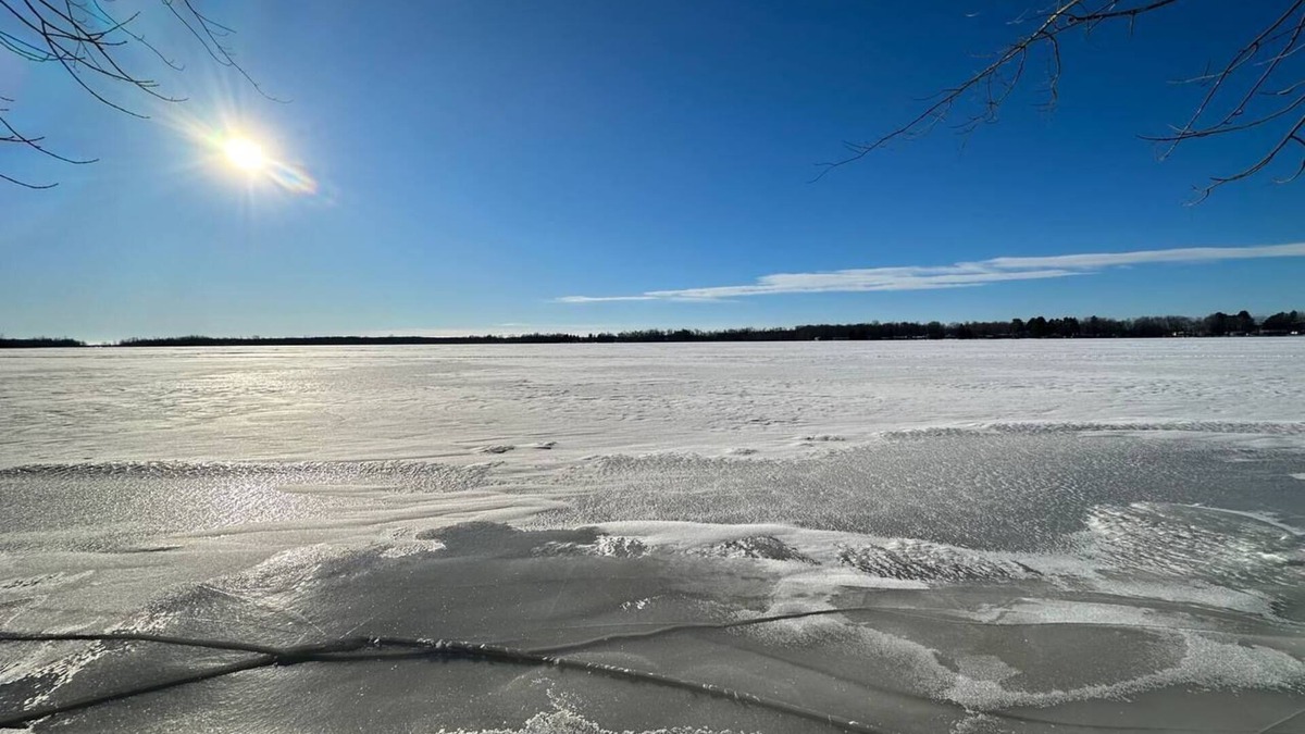 Carden Cottage | Enchanting Waterfront Escape, 3+1 bedrooms,3 Baths