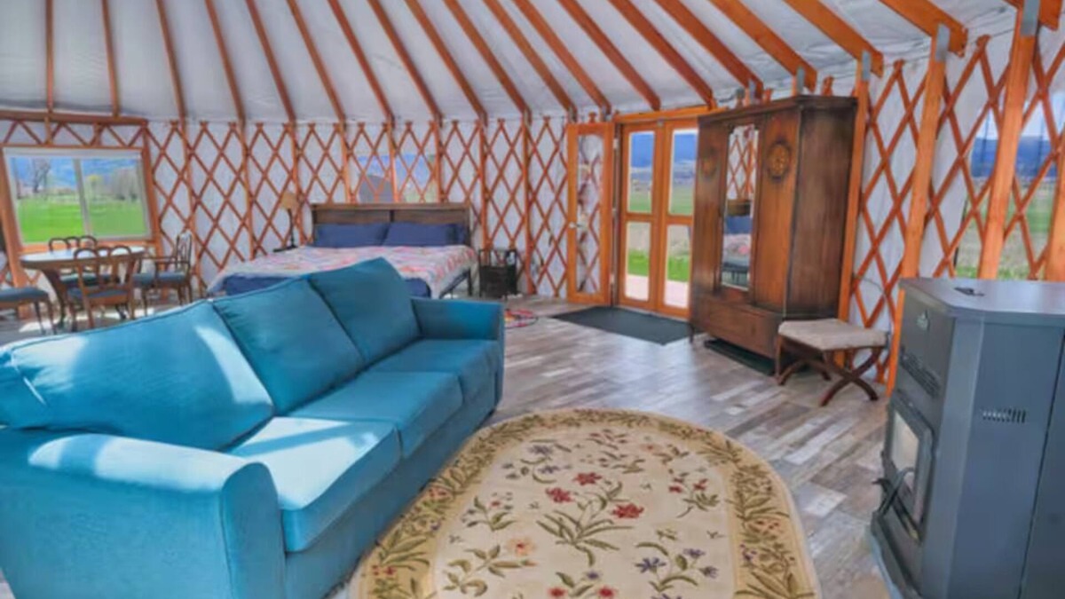 Swan Valley Apartment | Enchanting yurt in secluded mountain view setting