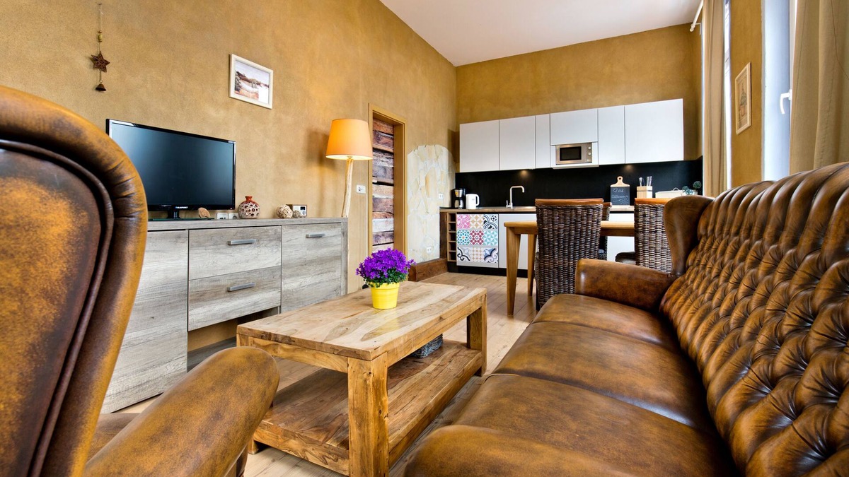 Oybin Apartment | Enchantingly warm & sunny apartment "Antholz"