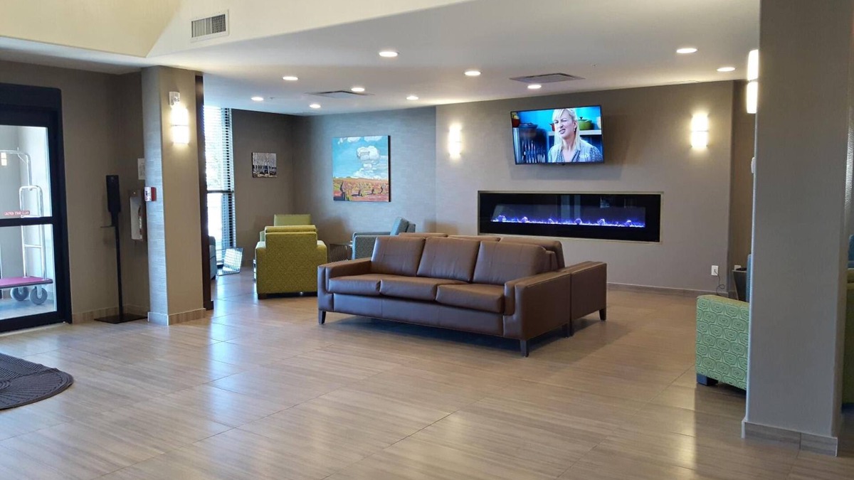 Grande Prairie Hotel | Encore Suites by Service Plus Inns