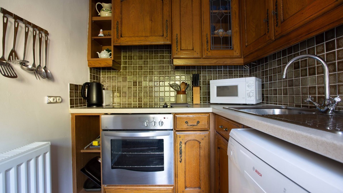 Ashford-in-the-Water Cottage | End Cottage, Ashford In The Water, Near Bakewell 1 bedroom cottage.