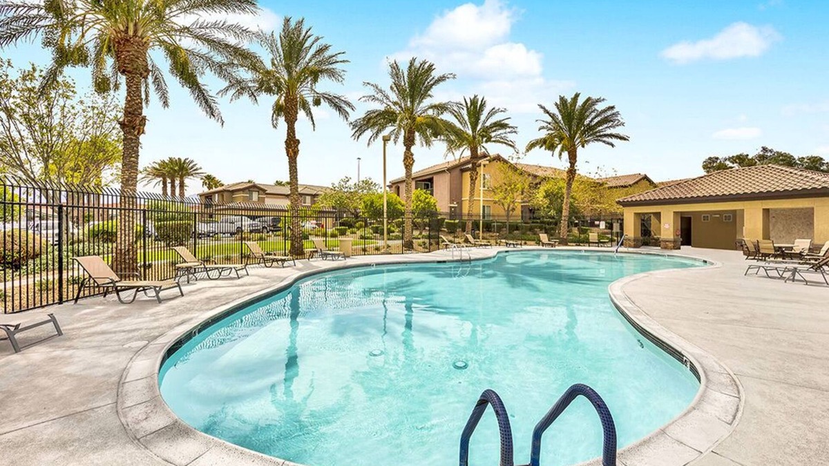 Skypointe Condo | End of Summer Special! Extra large 1bed condo with attached garage!