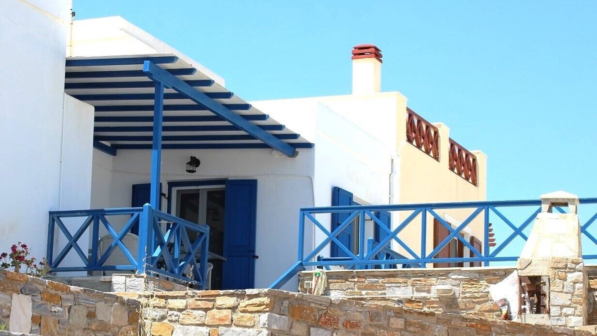 Vari House | Endless Blue from Syros - Fabrika Resort House 2