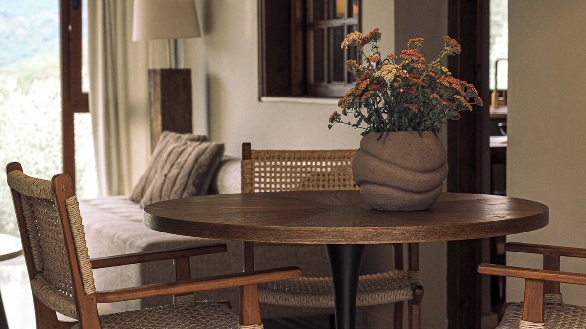 Artemisia House | Endless Green: Tranquil Mountain Retreat with Breathtaking Views