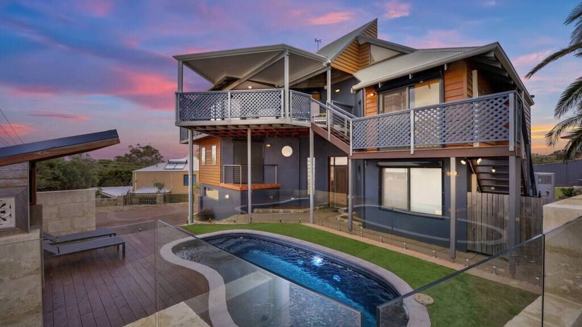 Falcon House | Endless Summer Beach House