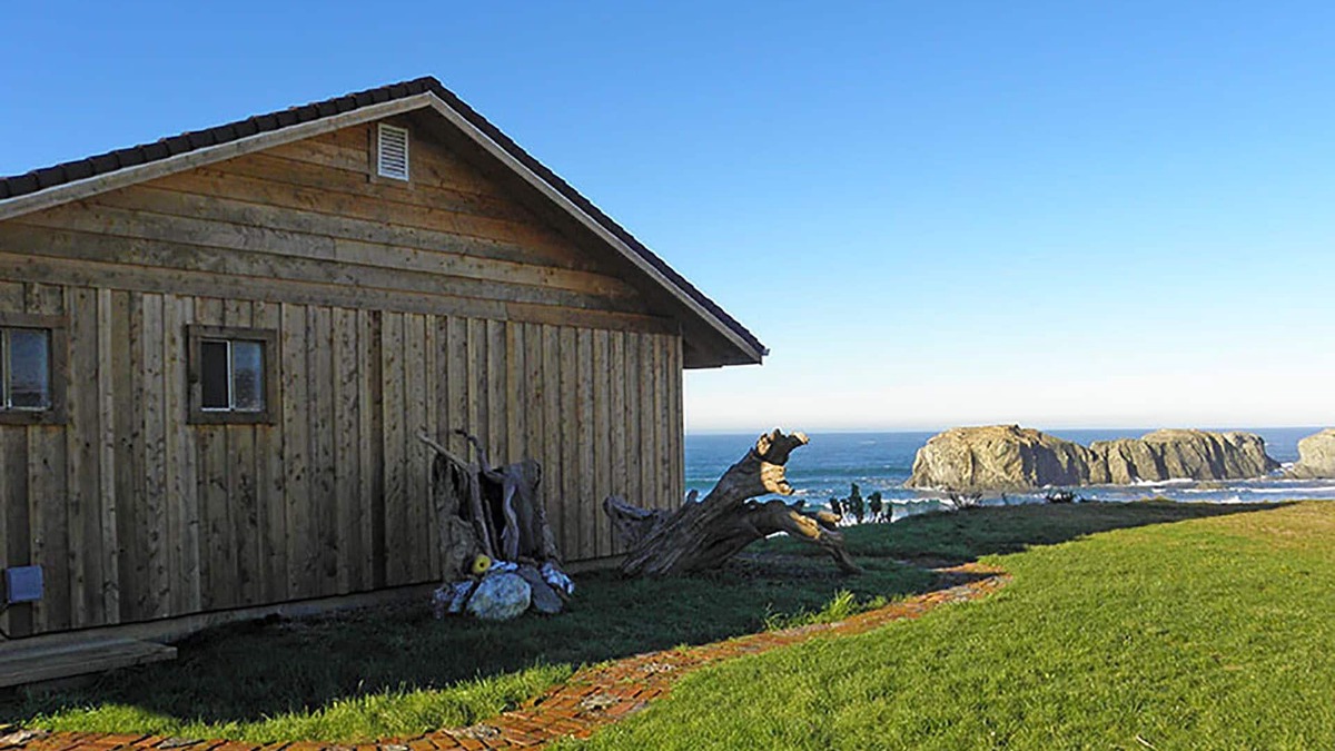 Bandon House | Endless Views: Panoramic ocean view of Face Rock Beach and Elephant Rock