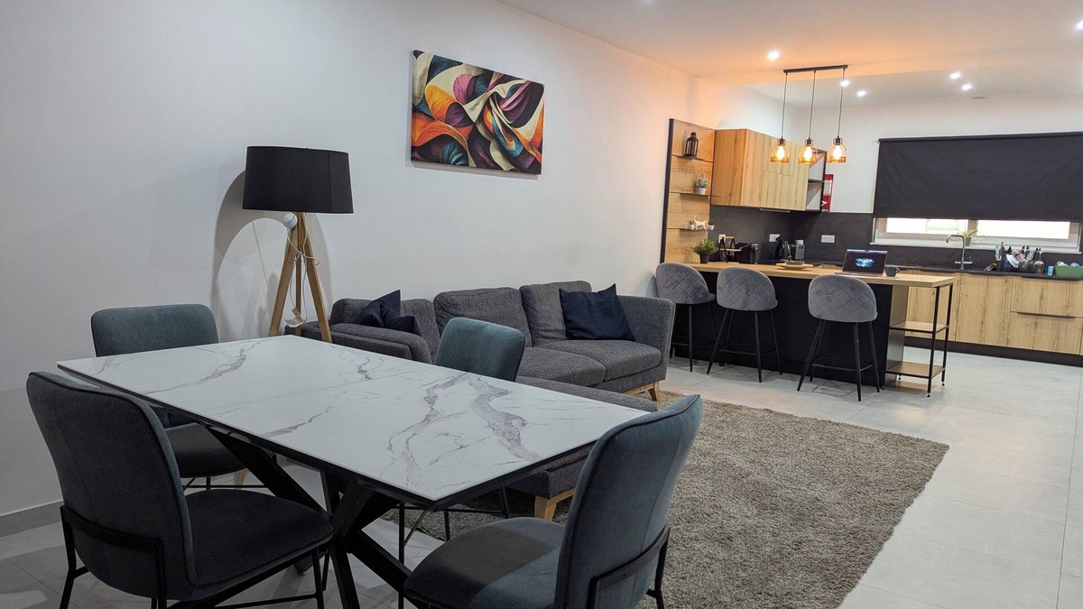 Qala House | "Endor" Apartment on ground floor with backyard