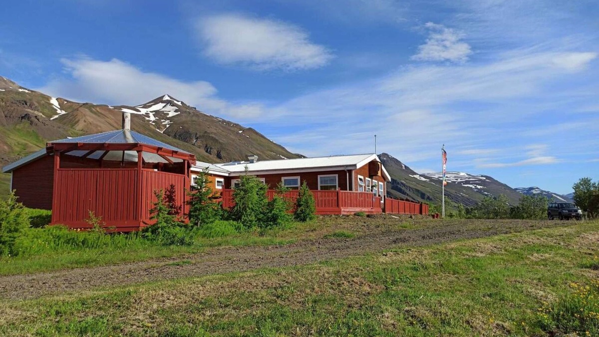 Oxnadalur Valley House | Engimyri, a comfy Mountain-surrounded Guesthouse