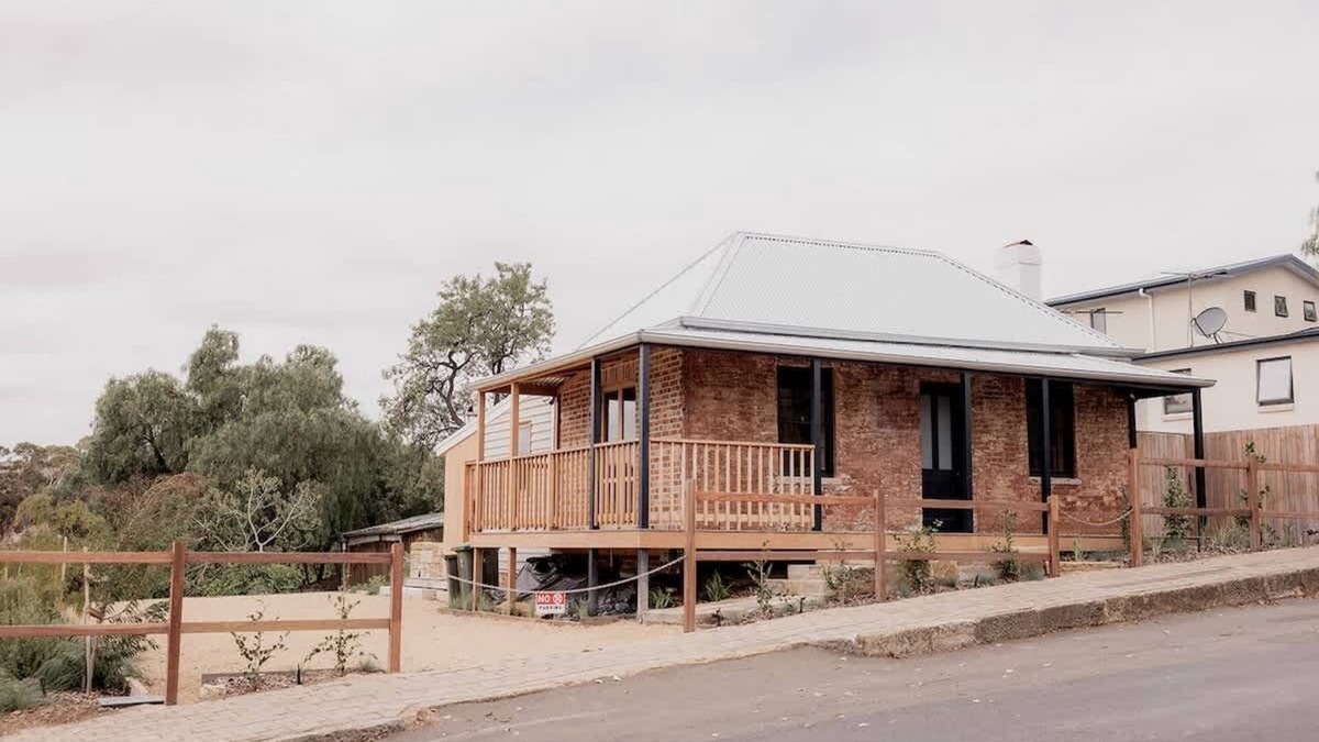 Richmond House | 'Engineers Hut 1823' in Historic Richmond