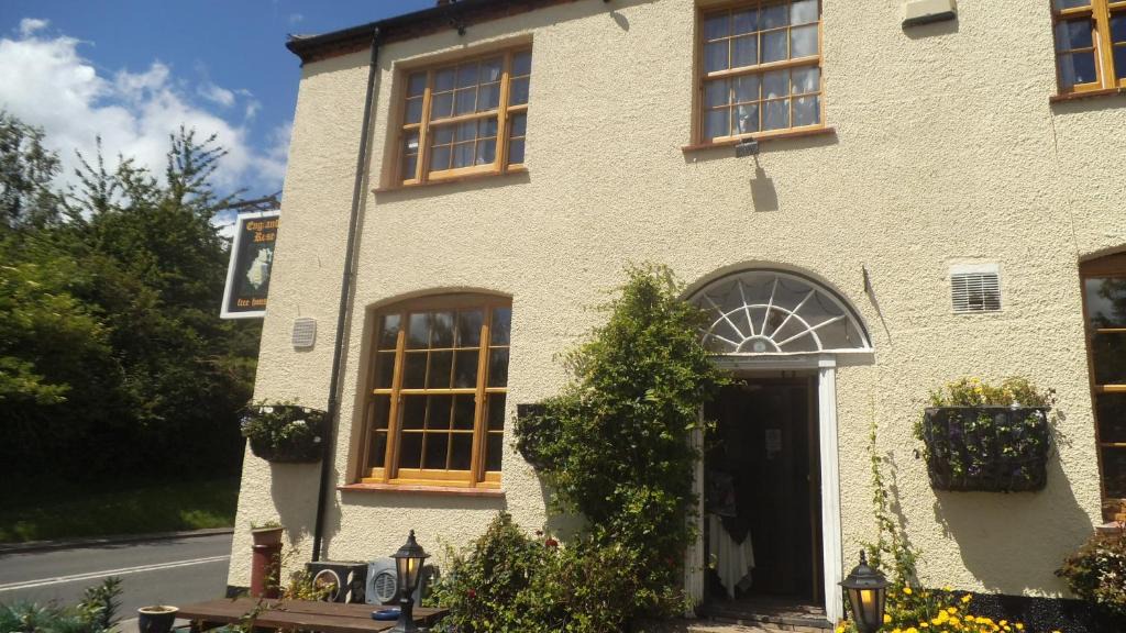 Postcombe Hotel | Englands Rose