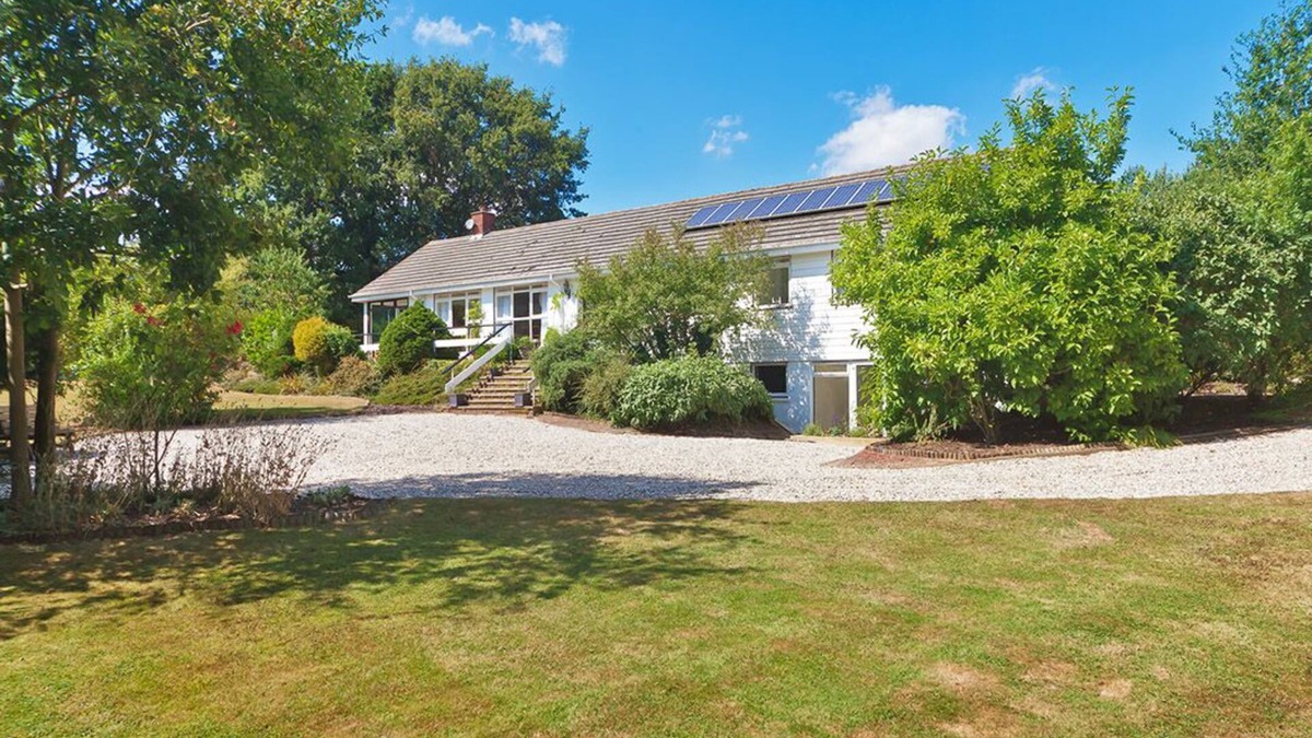 Sible Hedingham House | English Countryside Retreat: Sleeps 10