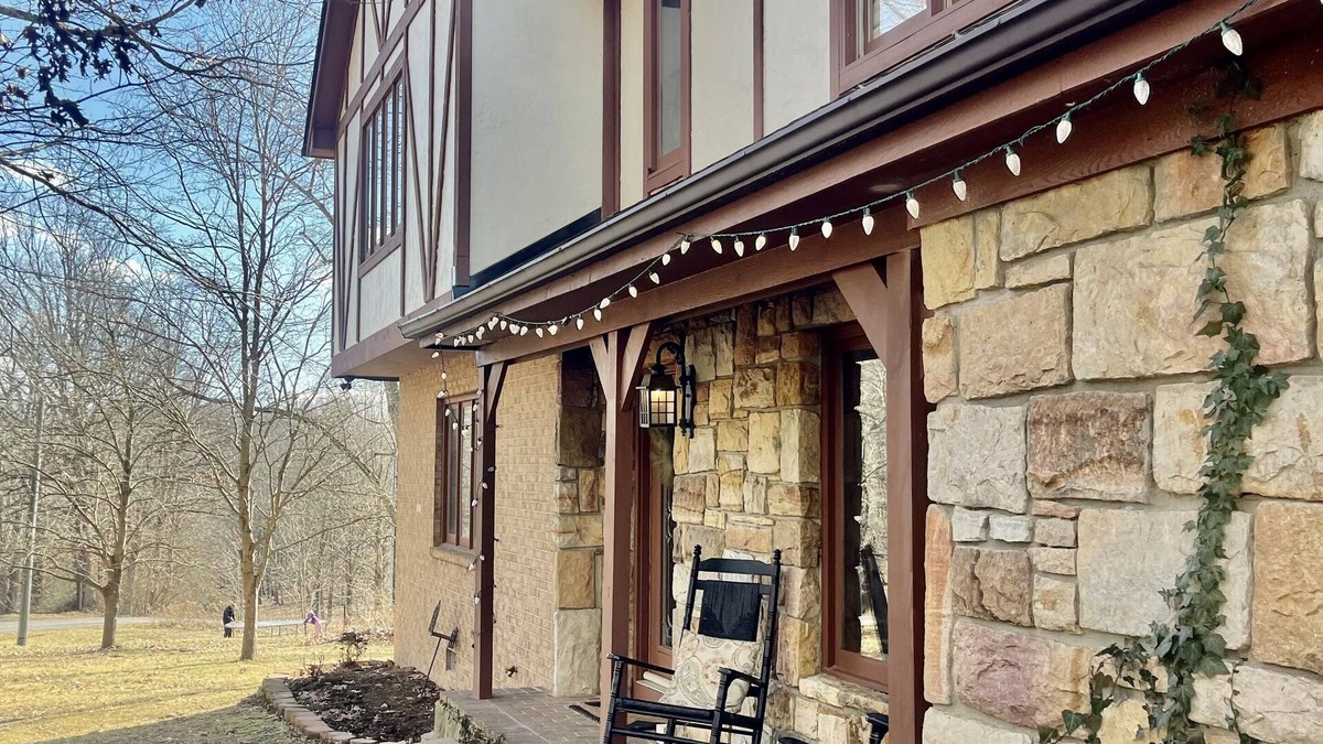 New River House | English Tudor Home, Woods, Deck, Hot tub