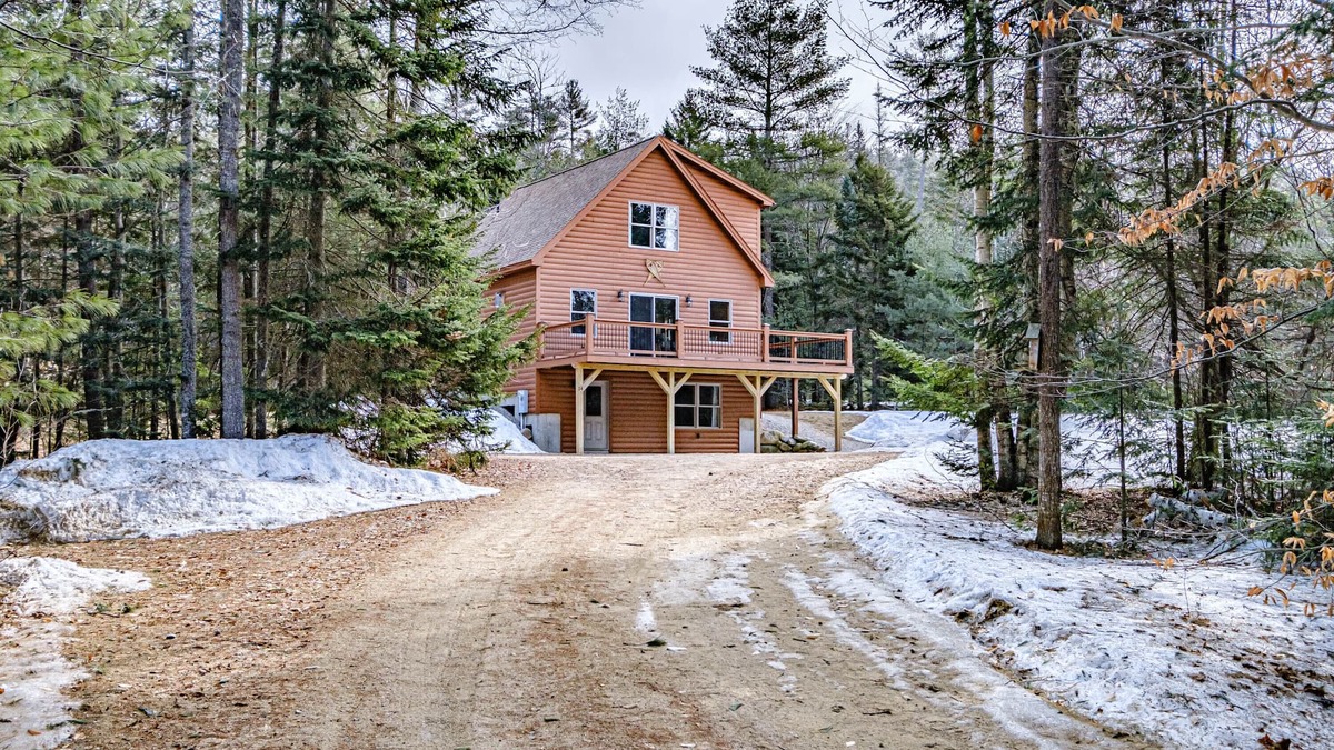 Rumford Center Cottage | English Woods Cottage - Secluded 3 bedroom cottage located in the English Woods!