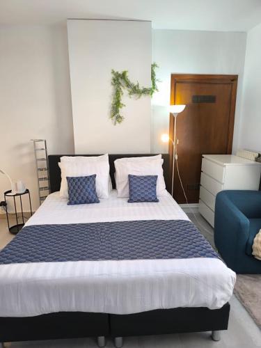 Dour Apartment | Engyh house2