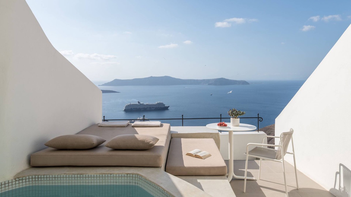 Fira Hotel | Enigma Suites