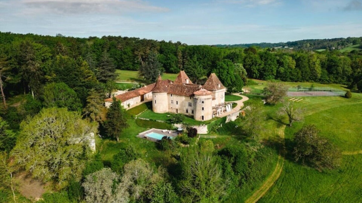 Saint-Aquilin Other | Enjoy 20-30% off on this 15th century chateau with exquisite modern comforts.