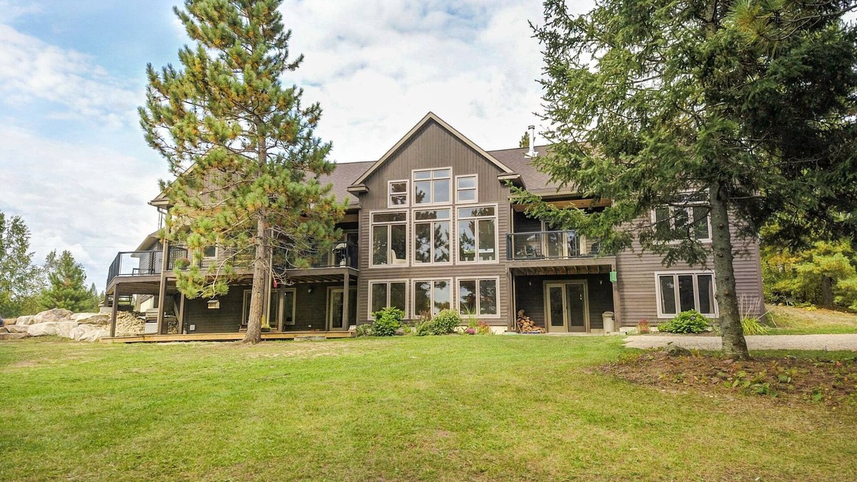 South Algonquin Apartment | Enjoy 3 bed, Lower Level Waterfront on 280 acres