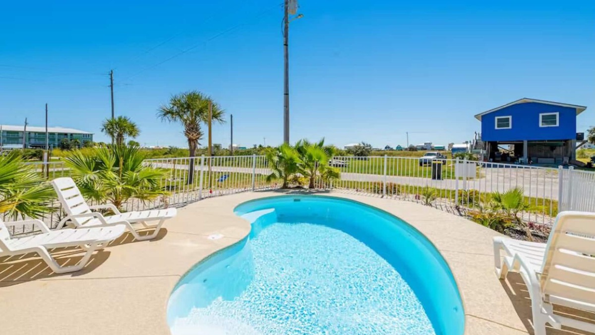 Fort Morgan Pines House | Enjoy a 3-bedroom vacation home just 29 minutes from Gulf Shores Beach