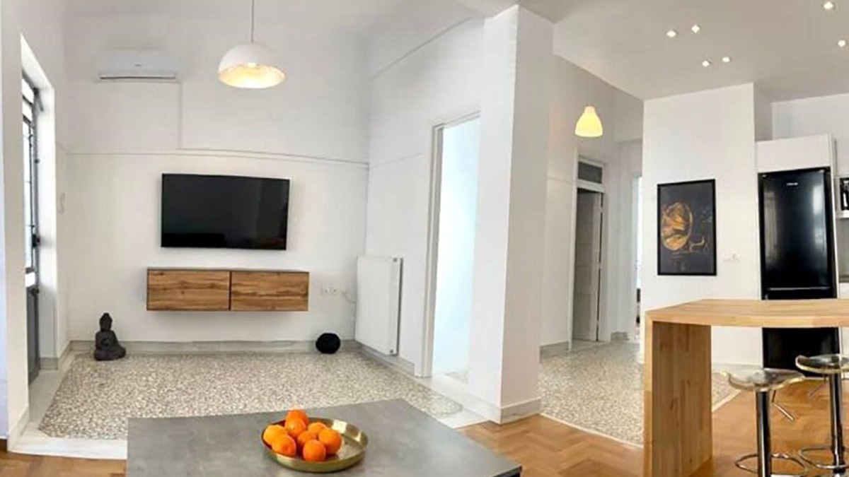 Dafni Apartment | Enjoy a 3BR stylish maisonette next to the city Center !