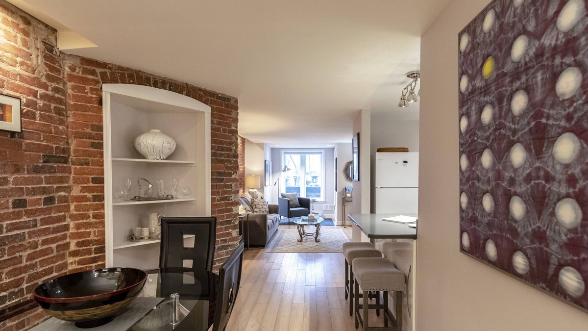 Capitol Hill Apartment | Enjoy a classic Capitol Hill experience just 5 blocks from the seat of power.