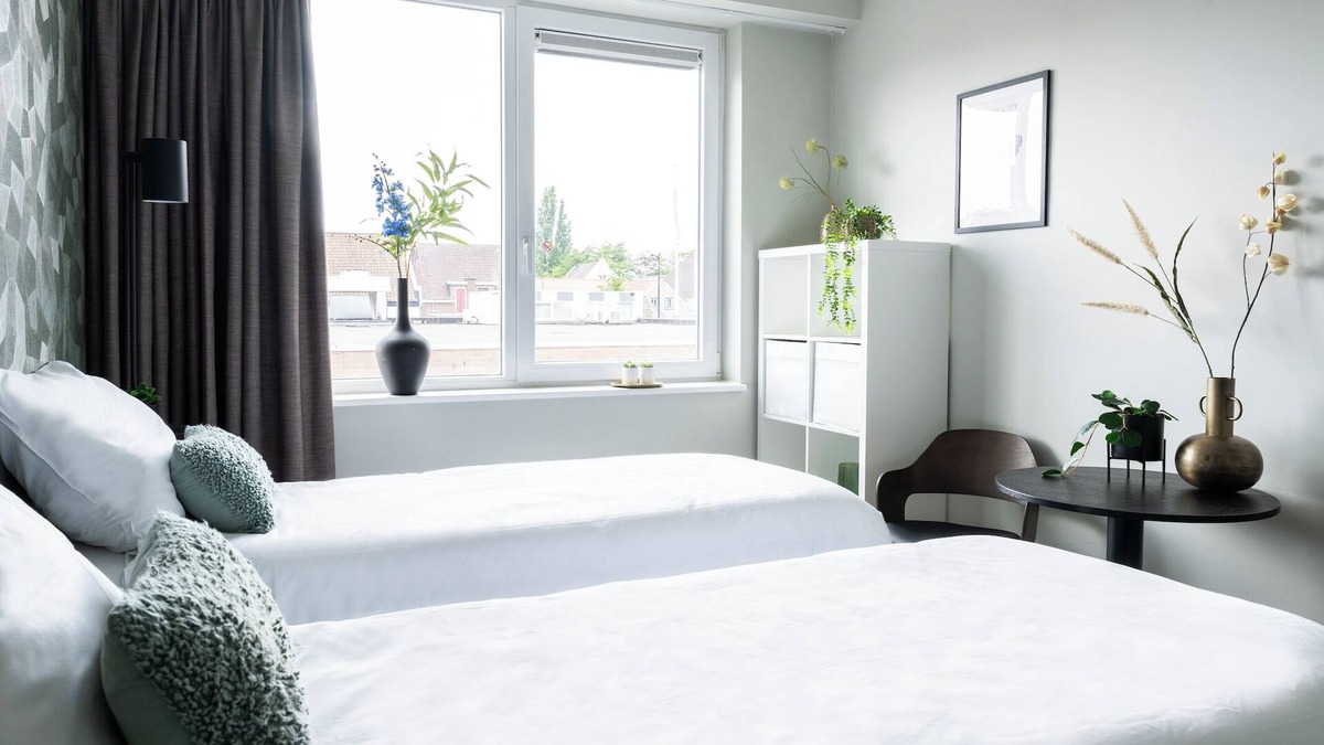Raamsdonksveer Apartment | Enjoy a comfortable and versatile stay in Raamsdonksveer with a private bathroom, air conditioning.