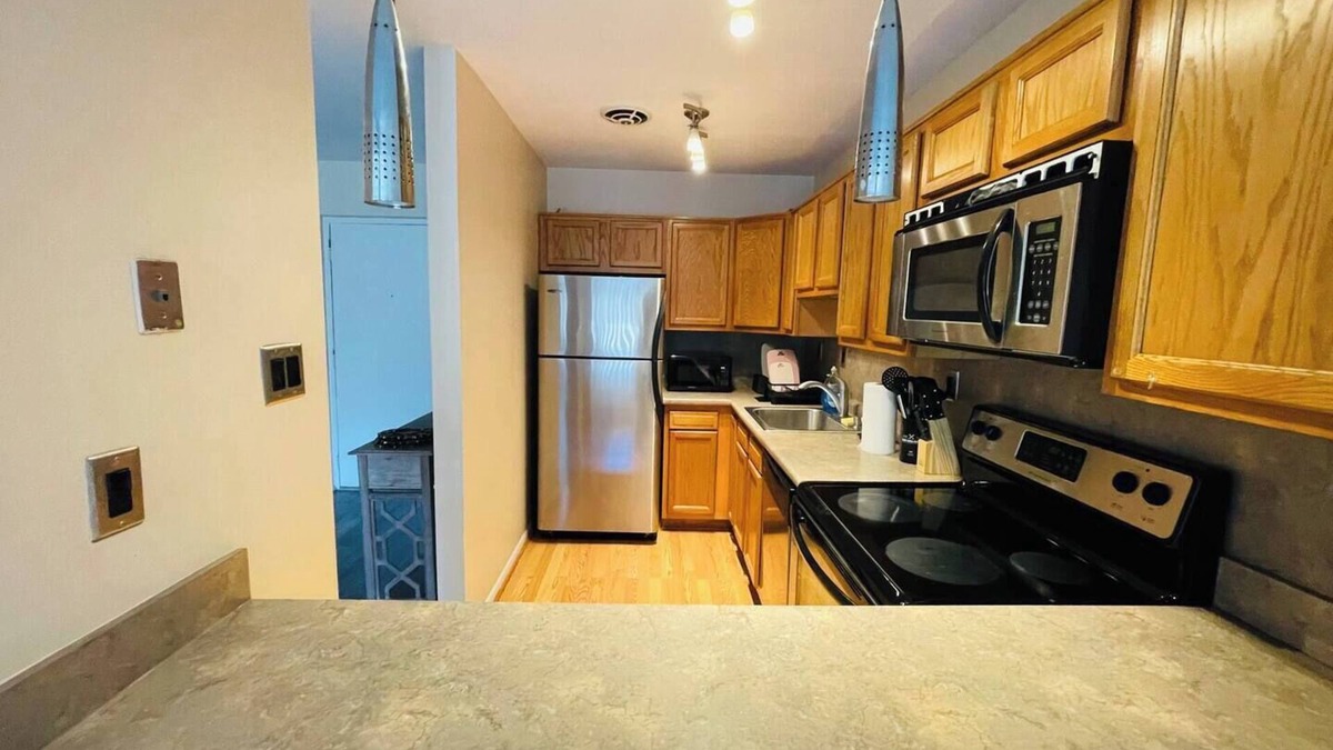 Elkins Park Apartment | Enjoy a comfortable stay in this cozy 1-bedroom apartment in Elkins Park, PA