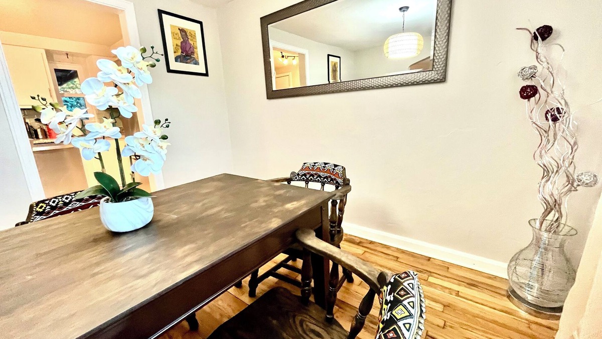 Brookline House | Enjoy a cozy, comfortable, and relaxed atmosphere at Kwetu Homes in Pittsburgh.