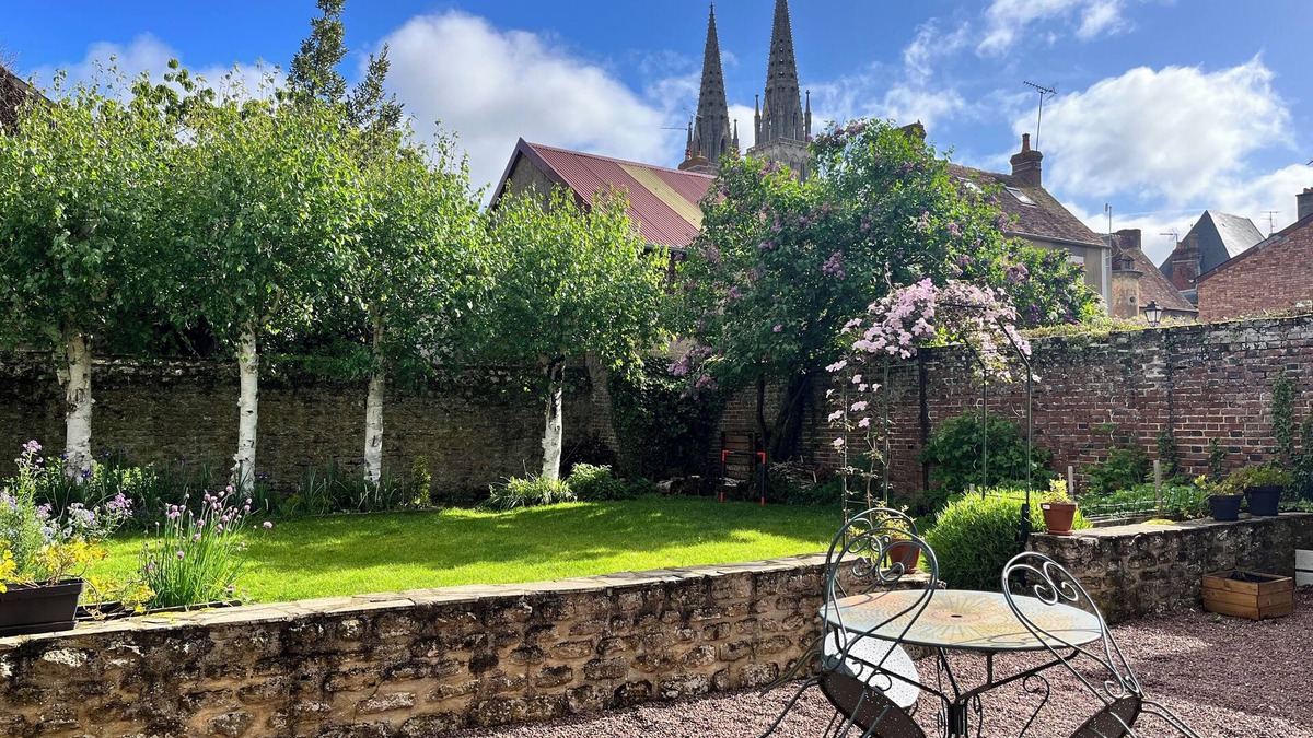 Sees House | Enjoy a cozy setting with a stunning view of the majestic Sées Cathedral.