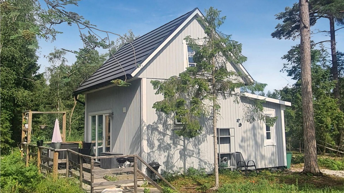 Slite House | Enjoy a cozy vacation on the island of Gotland ? A cottage with many possibilities for your family.