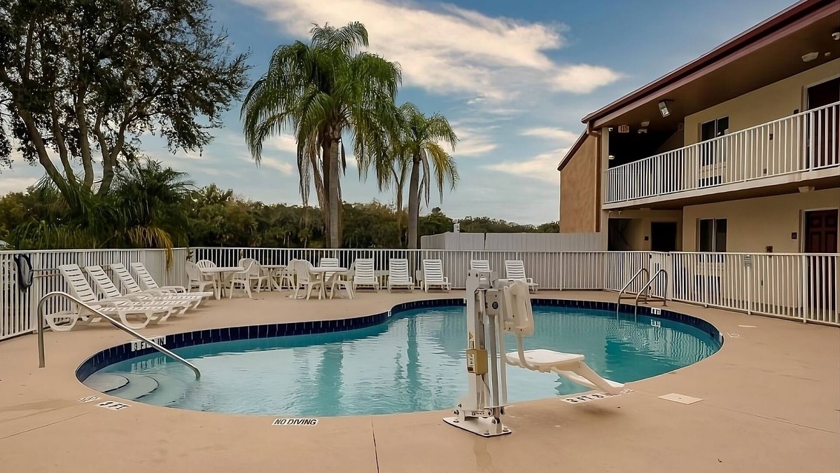 Ellenton Hotel | Enjoy a Hassle-Free and Suiting Stay! Near Manatee County Agricultural Museum